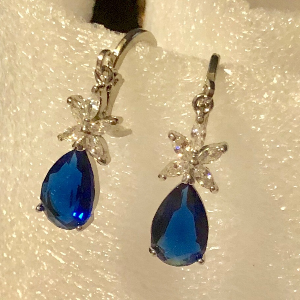 NEW Dark Blue Crystal Earrings
